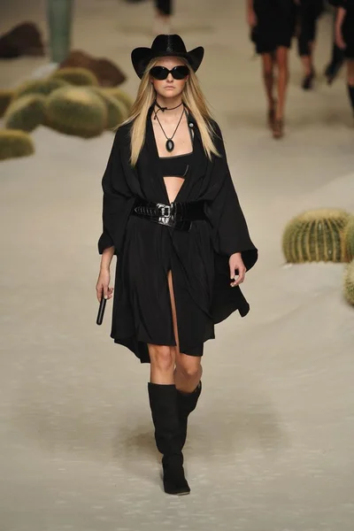 Look 22